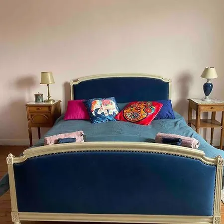 Vakantiehuis Beautiful Charente With Swimming Pool