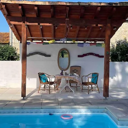 Beautiful Charente With Swimming Pool Marcillac-Lanville