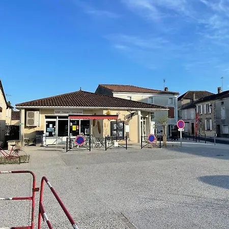 Beautiful Charente With Swimming Pool Semesterbostad