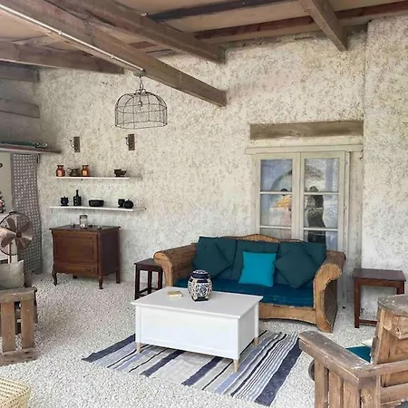 Beautiful Charente With Swimming Pool Semesterbostad