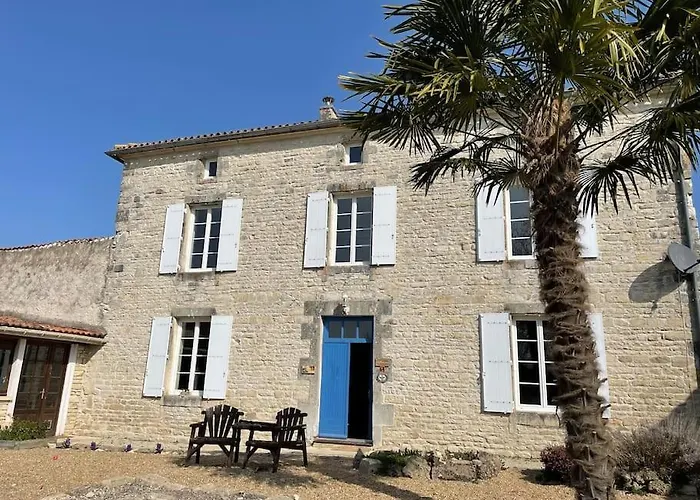 Сasa de vacaciones Beautiful Charente With Swimming Pool *