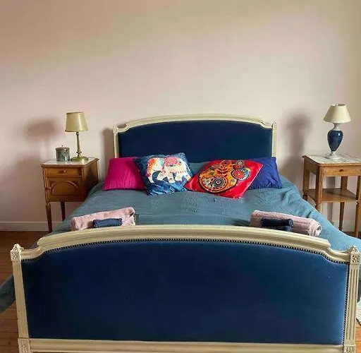 Сasa de vacaciones Beautiful Charente With Swimming Pool