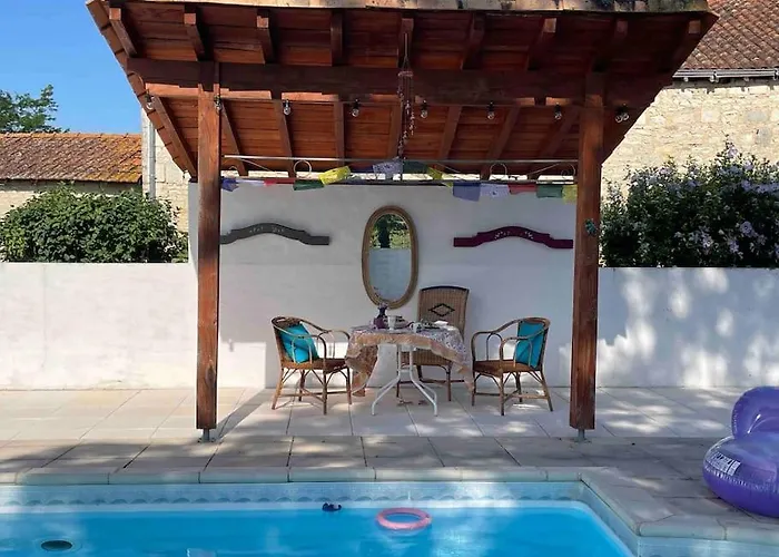Beautiful Charente With Swimming Pool Marcillac-Lanville