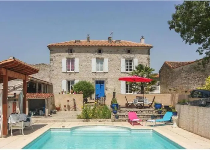 Beautiful Charente With Swimming Pool Сasa de vacaciones *